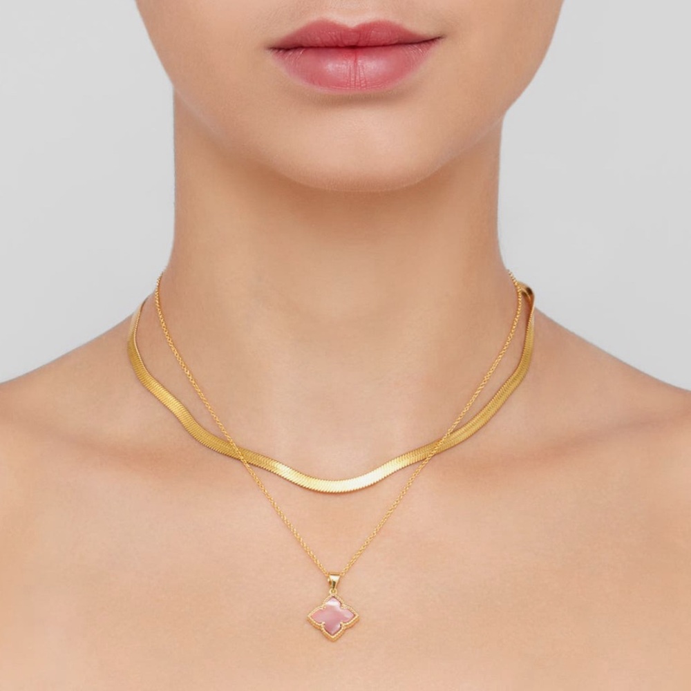 Adornia 🫐 Mother of Pearl Pink Flower Pendant Necklace